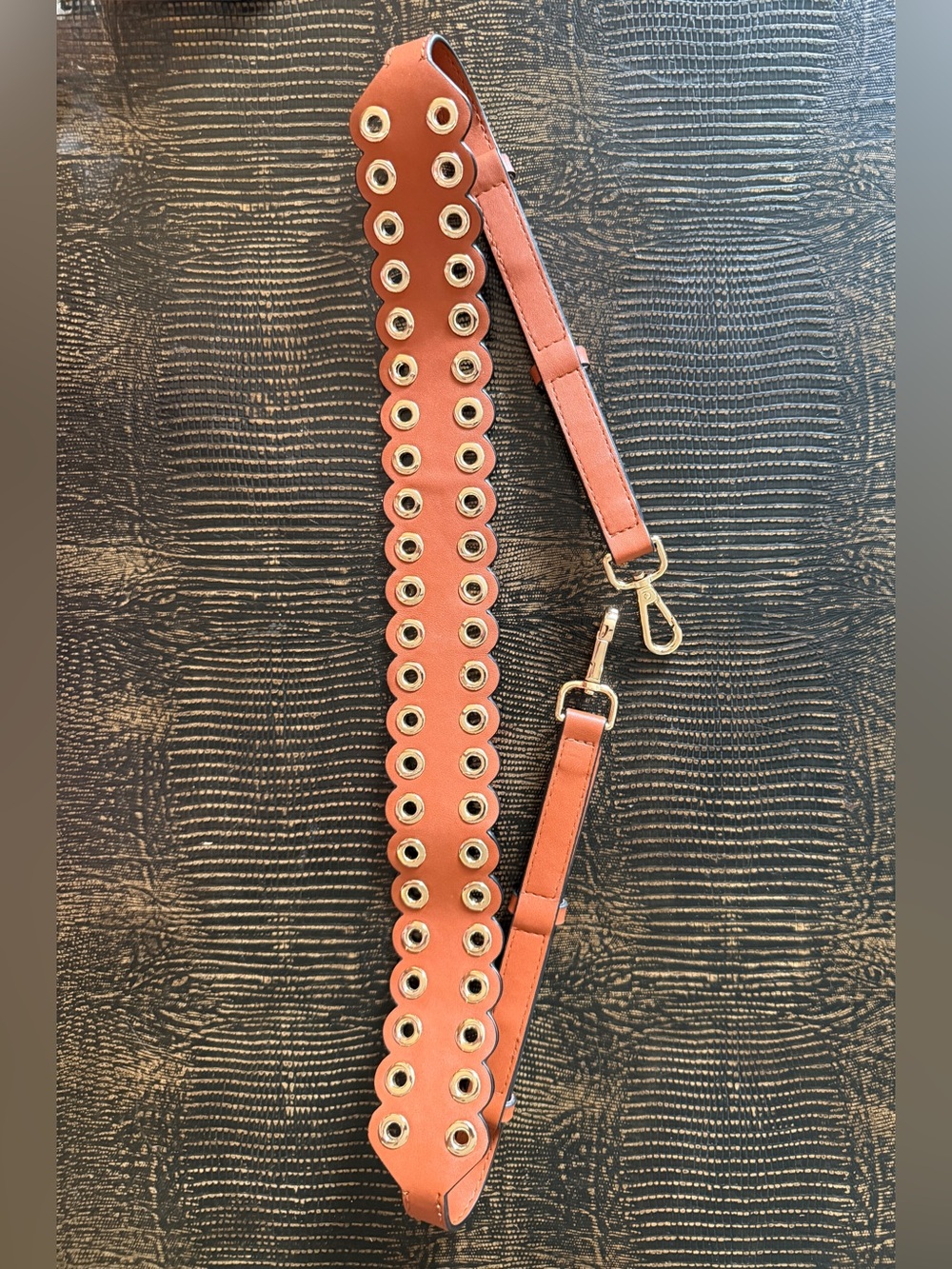 Scalloped Faux Leather Adjustable Purse Strap Gold Like Grommets | NWOT - Picture 5 of 7